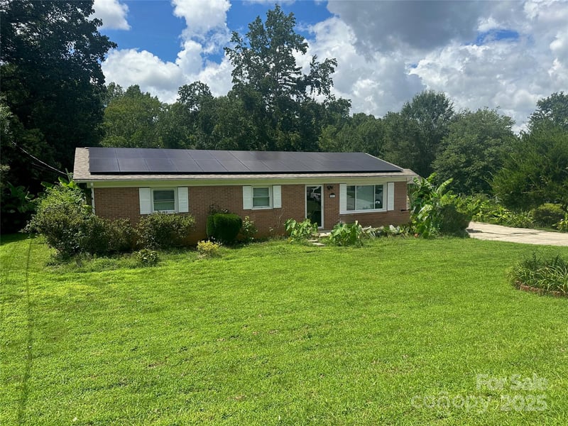 2021 Hollandale Dr, Gastonia, NC 28054