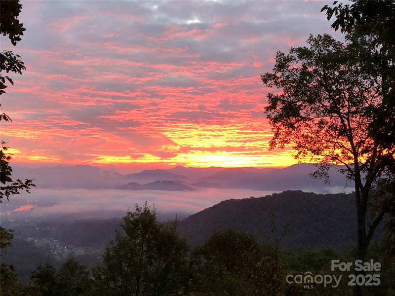 382 Walela Trl, Maggie Valley, NC 28751