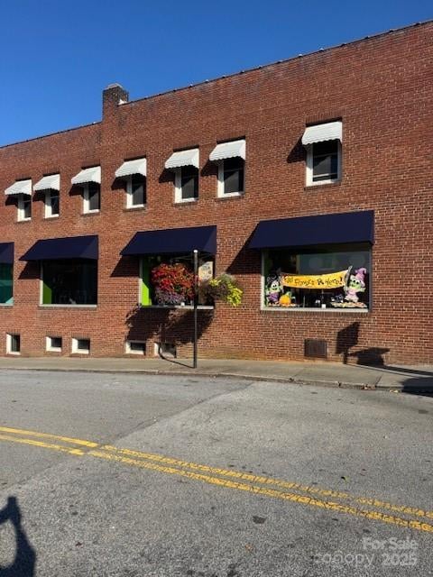 201 Main St, Hendersonville, NC 28739