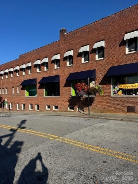 201 Main St, Hendersonville, NC 28739