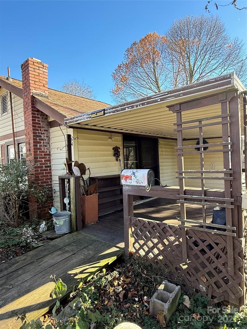 54 Schoolhouse Dr, Canton, NC 28716