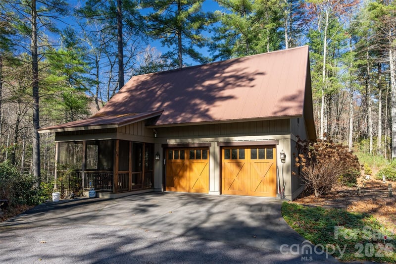 69 Dogwood Branch Ln, Zirconia, NC 28790