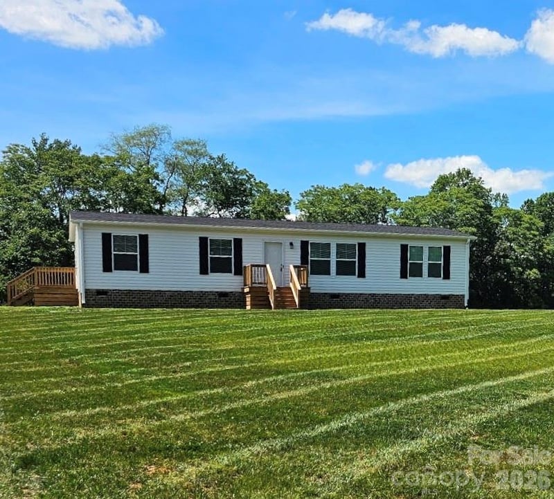 501 Eagle Mills Rd, Hamptonville, NC 27020