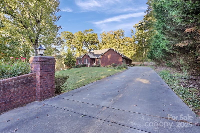 36014 Davis Dr, Albemarle, NC 28001