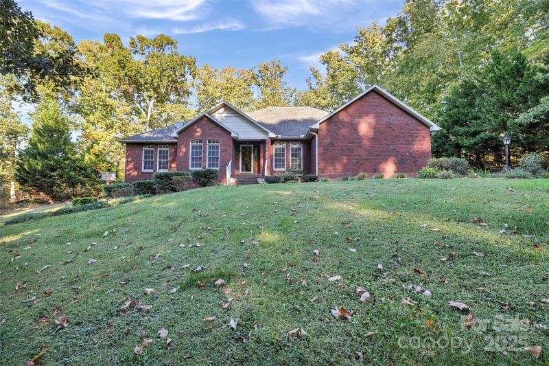 36014 Davis Dr, Albemarle, NC 28001