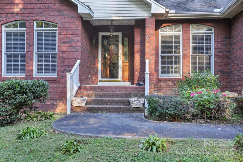 36014 Davis Dr, Albemarle, NC 28001