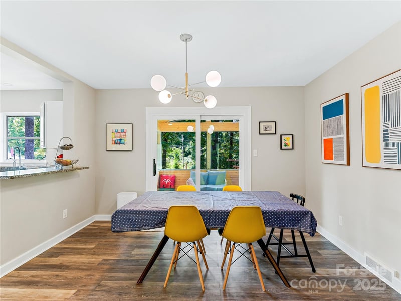 30 Oak Forest Dr, Asheville, NC 28803