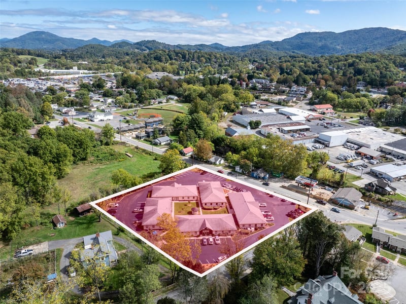 367 Dellwood Rd, Waynesville, NC 28786
