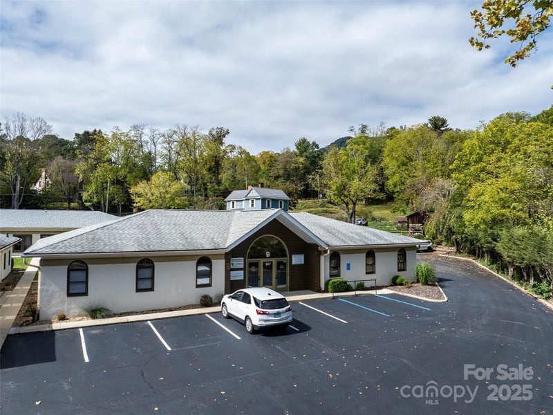 367 Dellwood Rd, Waynesville, NC 28786