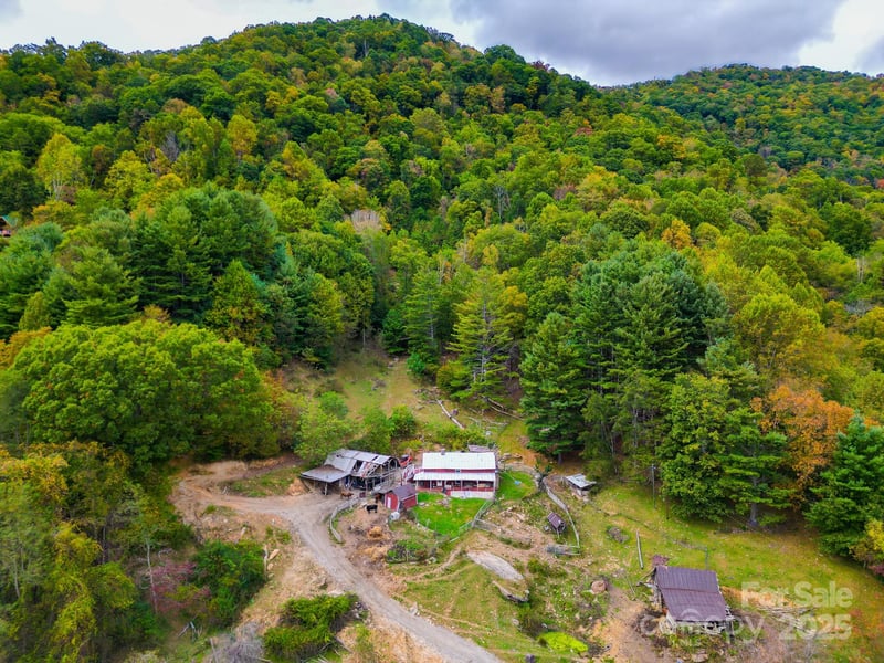 105 Home Place Rd, Maggie Valley, NC 28751