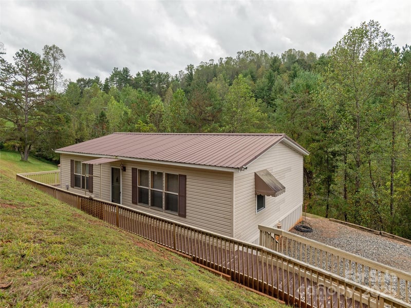 81 Mount Airy Rd, Marshall, NC 28753