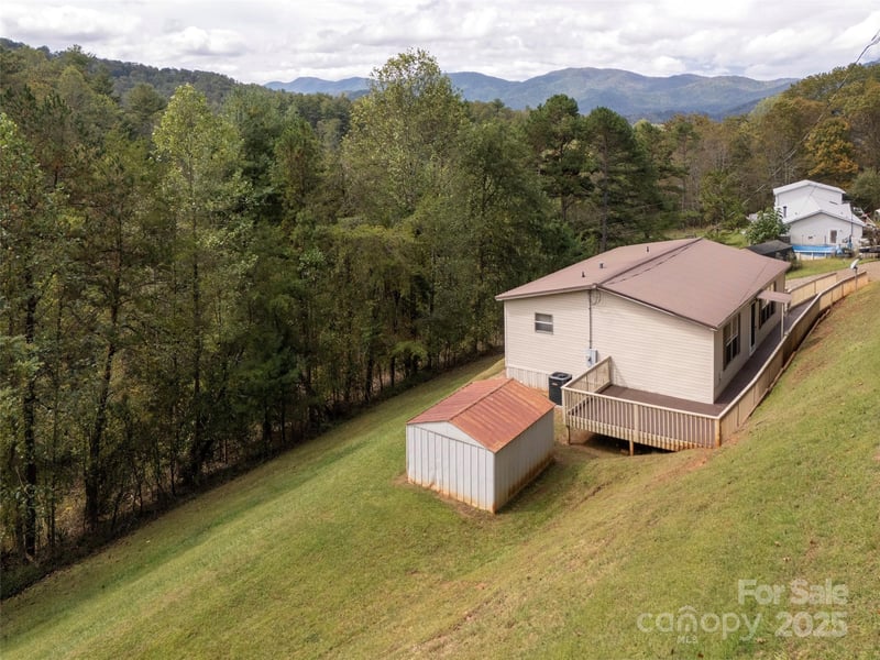 81 Mount Airy Rd, Marshall, NC 28753