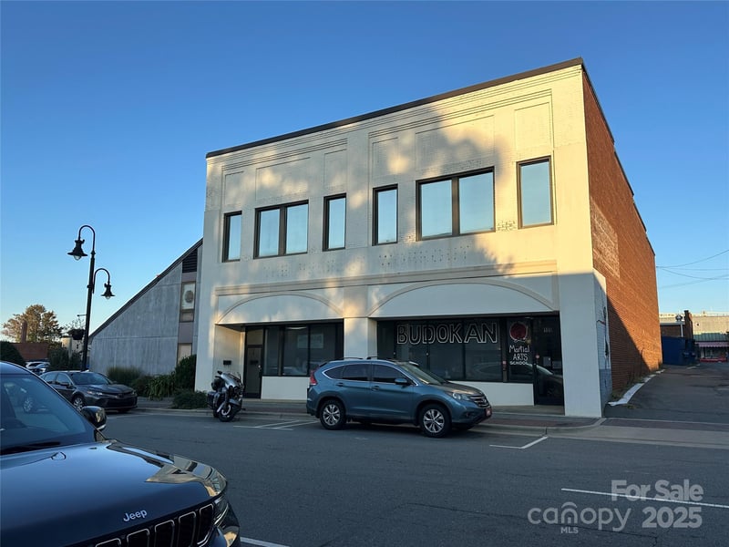 109 Main Ave, Newton, NC 28658
