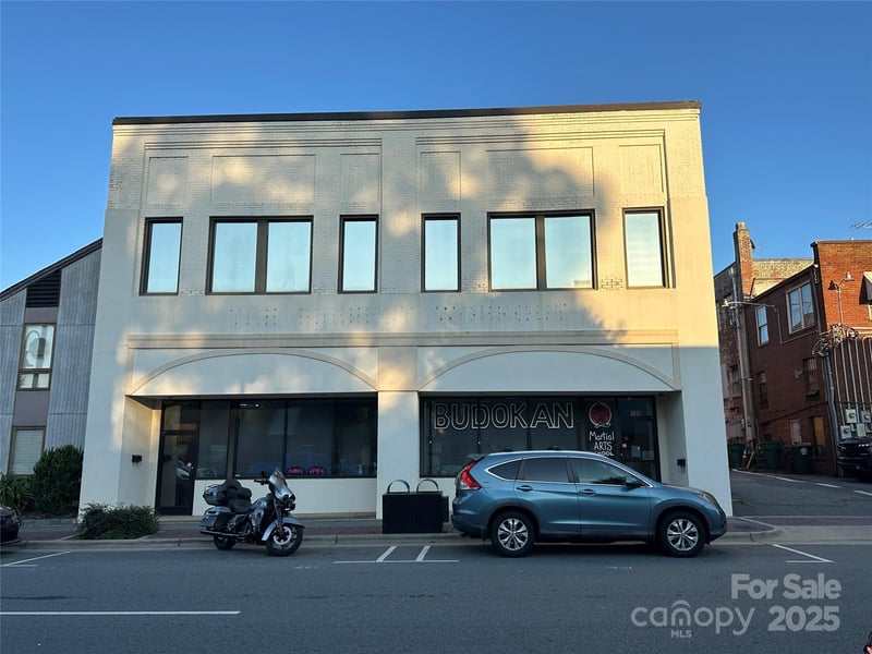 109 Main Ave, Newton, NC 28658