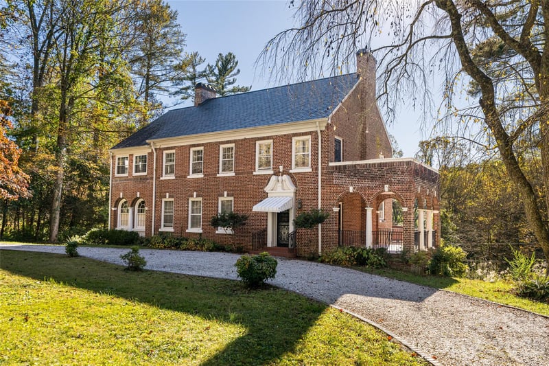 325 Vanderbilt Rd, Asheville, NC 28803