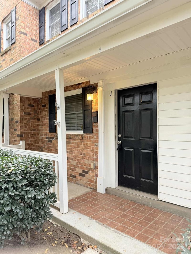 1218 Green Oaks Ln #J, Charlotte, NC 28205