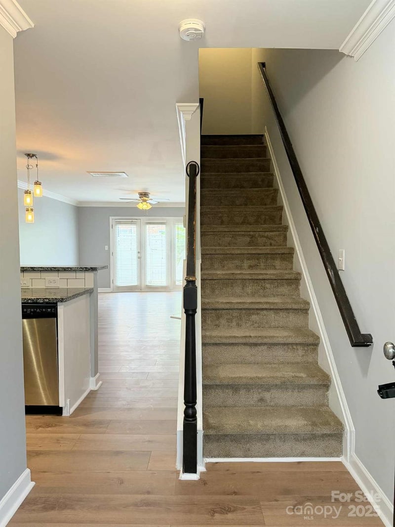 1218 Green Oaks Ln #J, Charlotte, NC 28205
