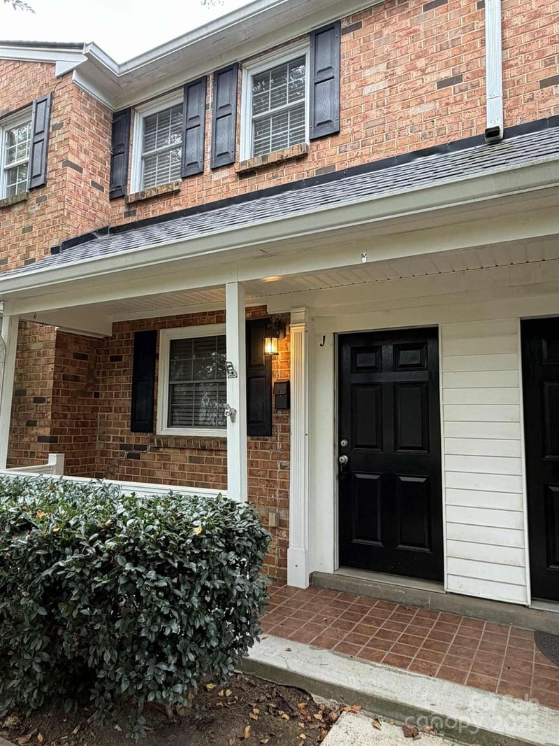 1218 Green Oaks Ln #J, Charlotte, NC 28205
