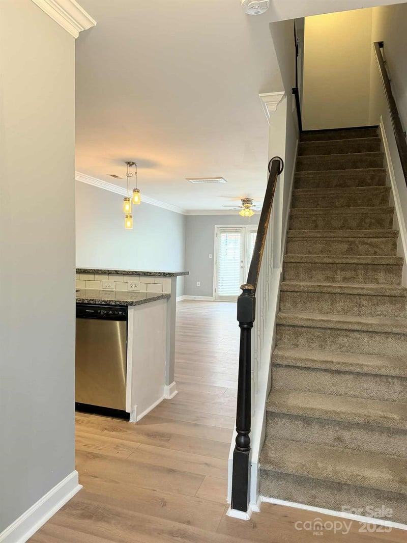 1218 Green Oaks Ln #J, Charlotte, NC 28205
