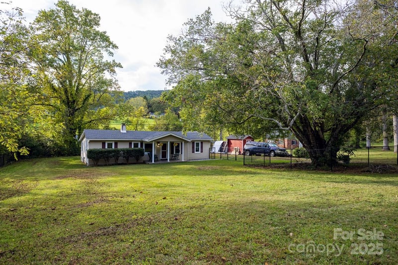 948 Riceville Rd, Asheville, NC 28805