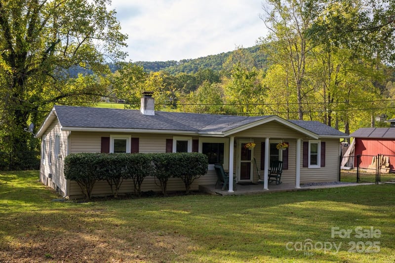 948 Riceville Rd, Asheville, NC 28805