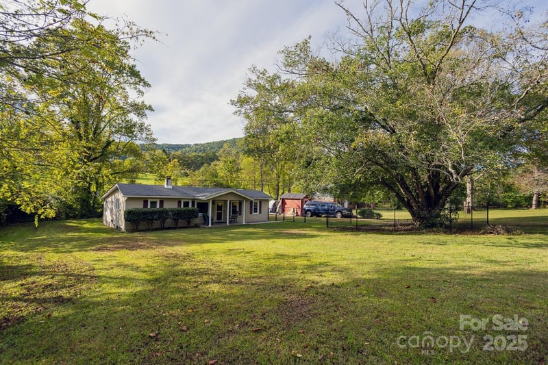 948 Riceville Rd, Asheville, NC 28805