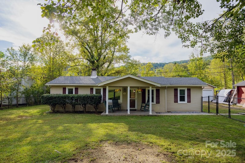 948 Riceville Rd, Asheville, NC 28805