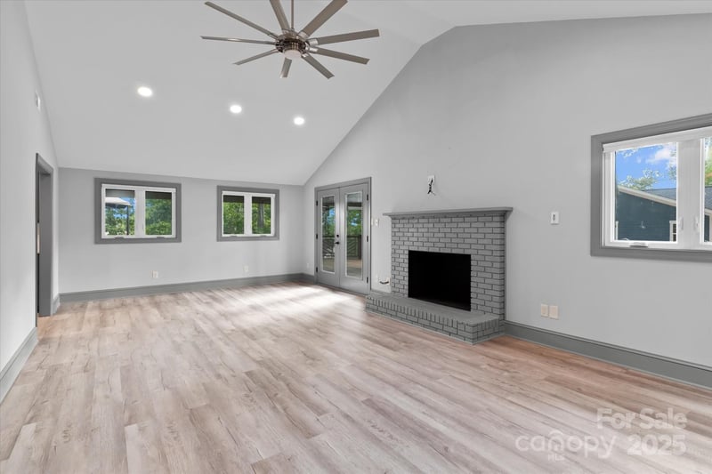 258 Crystal Cir, Mooresville, NC 28117