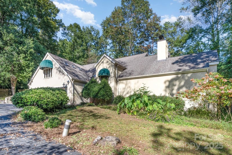 2116 8th Street Dr, Hickory, NC 28601