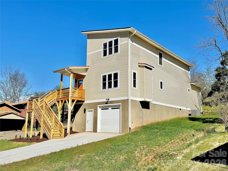 21 Ponder St, Mars Hill, NC 28754