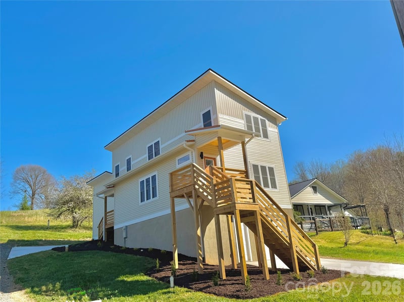 21 Ponder St, Mars Hill, NC 28754
