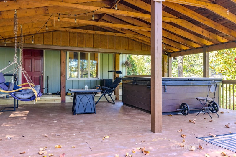 605 Country Club Dr, Maggie Valley, NC 28751