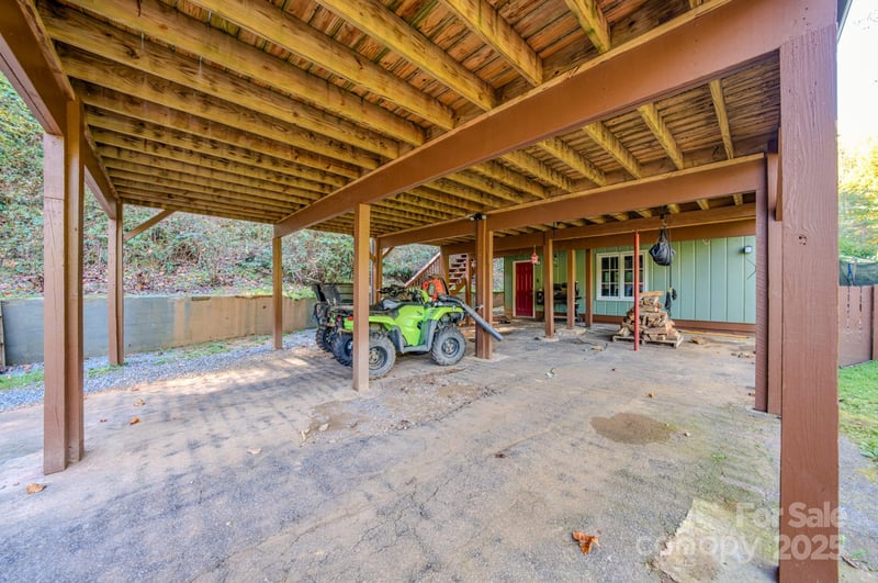 605 Country Club Dr, Maggie Valley, NC 28751