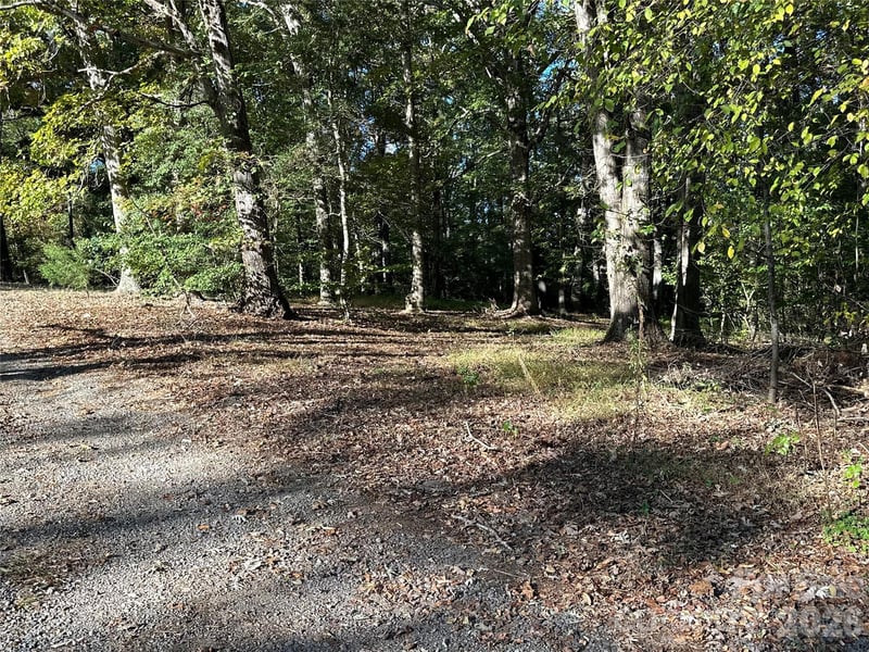 000 Courtney Huntsville Rd #3, Yadkinville, NC 27055
