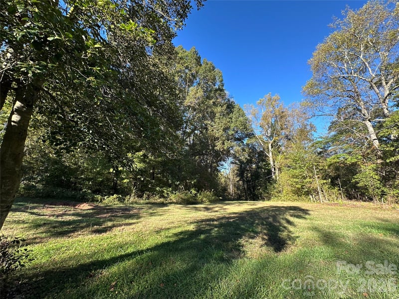 000 Courtney Huntsville Rd #3, Yadkinville, NC 27055