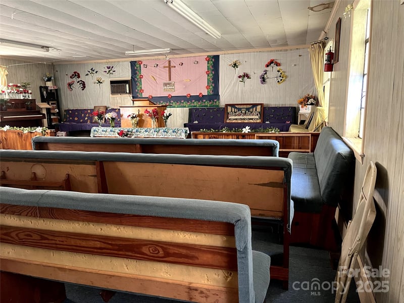 576 Deaverview Rd, Asheville, NC 28806