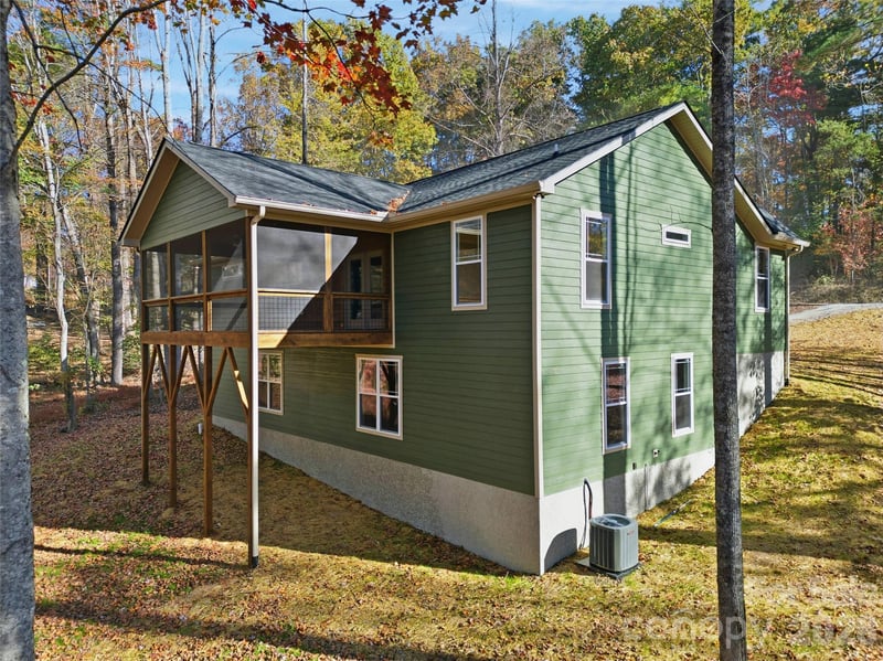 1462 Brightwater Rd, Hendersonville, NC 28739