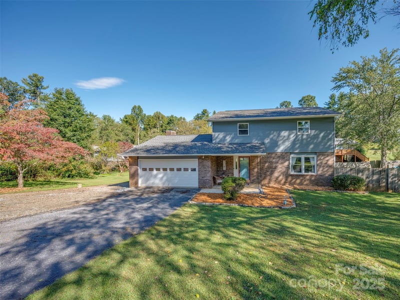 4 Daniel Dr, Fletcher, NC 28732