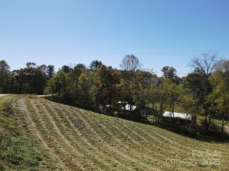 215 Old Macedonia Rd, Asheville, NC 28804