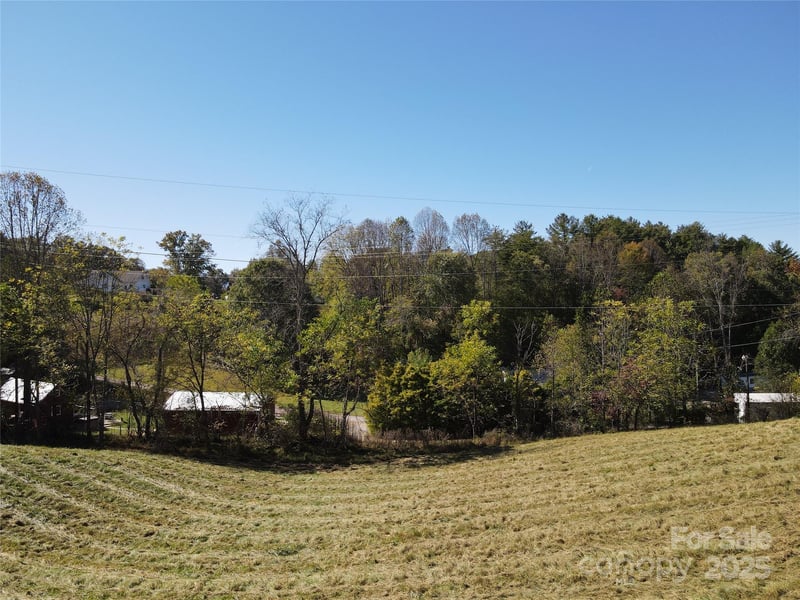 215 Old Macedonia Rd, Asheville, NC 28804
