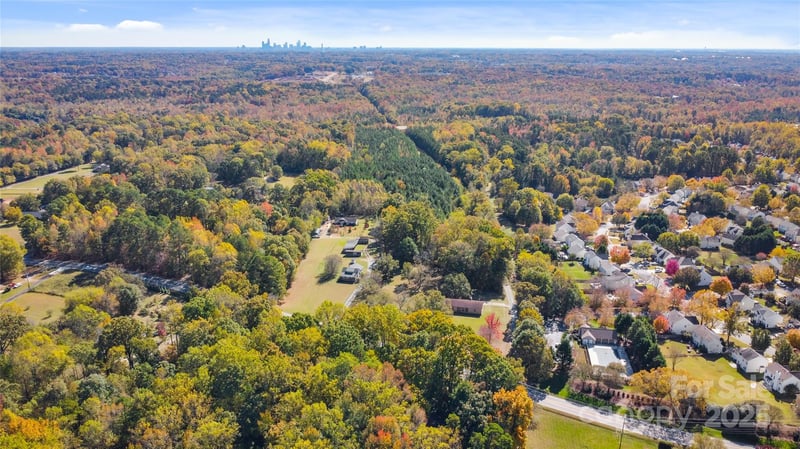 4926 Mt Holly Huntersville Rd, Charlotte, NC 28216