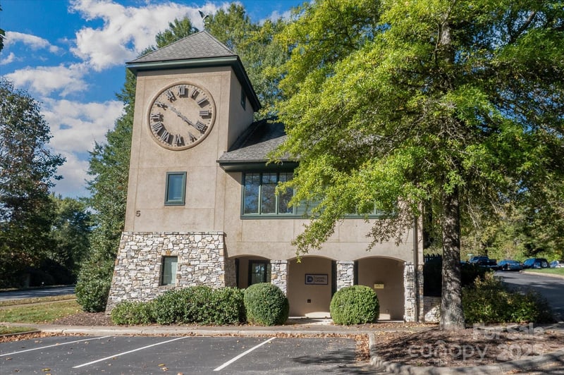 5 Park Pl, Brevard, NC 28712