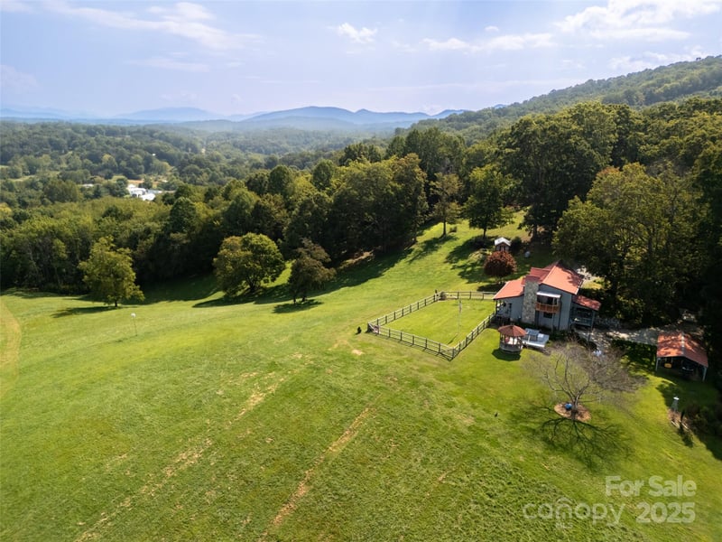50 Holland Ridge Dr, Candler, NC 28715