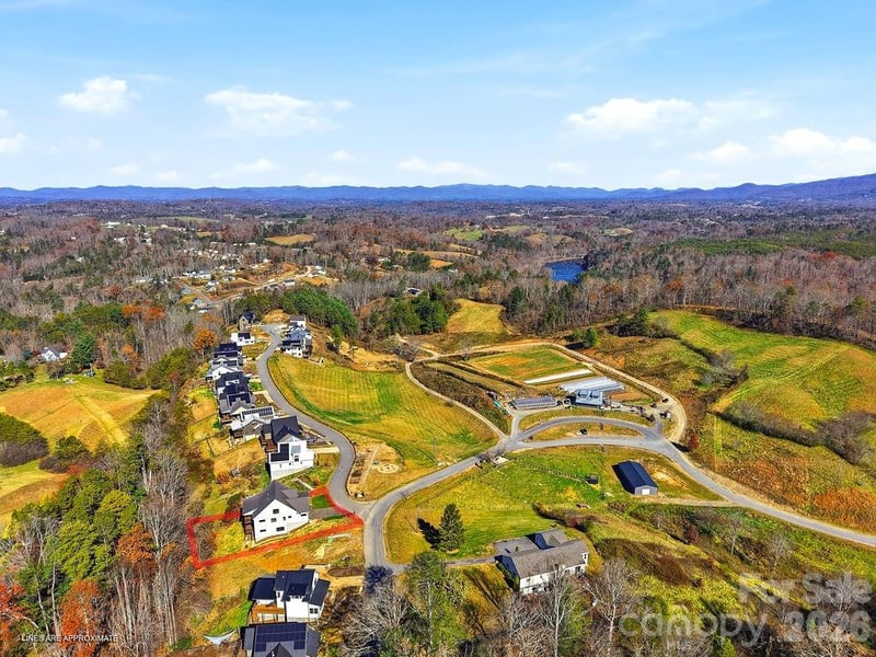 202 Westridge Farm Rd, Asheville, NC 28804