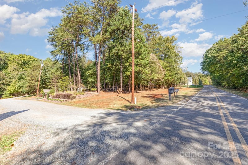 13700 Woody Point Rd, Charlotte, NC 28278