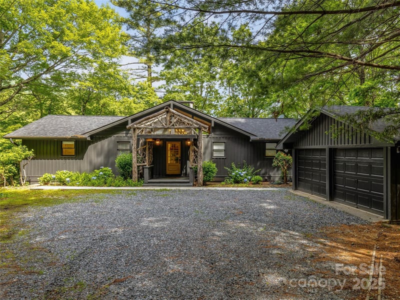 412 Cherokee Tc, Lake Toxaway, NC 28747