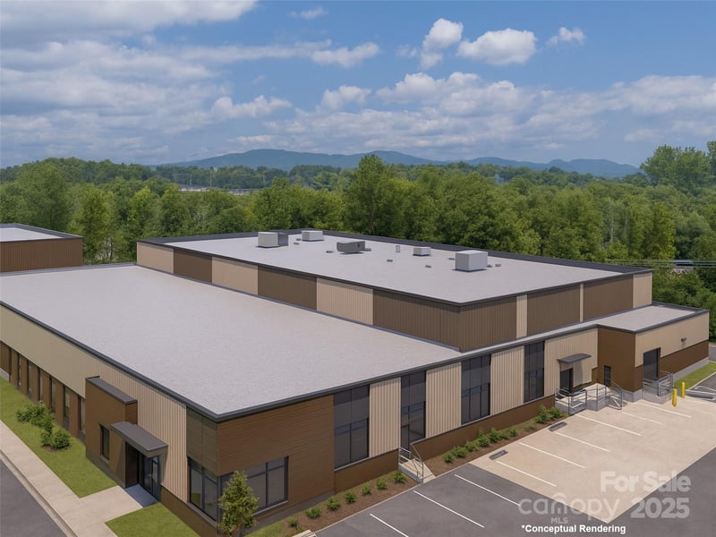 701 Oriole Dr, Hendersonville, NC 28792