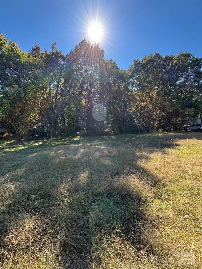 - Pinewood Cir, Belmont, NC 28012