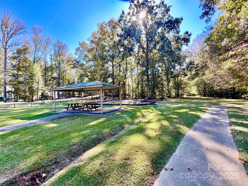 000 Riveroaks Ln, Lancaster, SC 29720