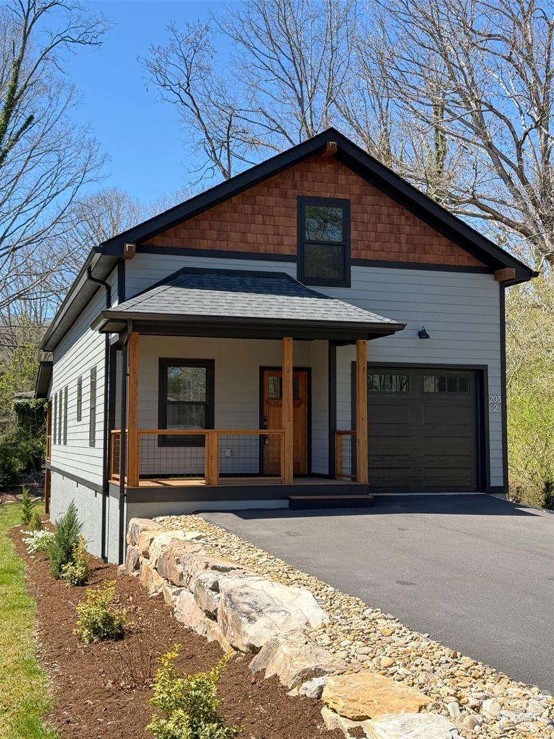 203 2 Oconeechee Ave, Black Mountain, NC 28711